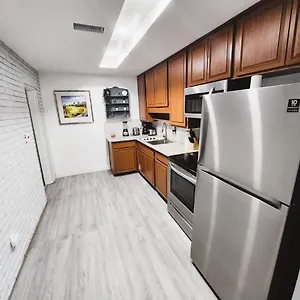 Holiday home Cozy 3 Bedroom House Near Airport/raymond Stadium/downtown. United States